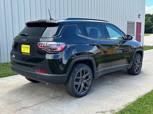 New 2026 Jeep Compass Limited AWD/4WD image 4