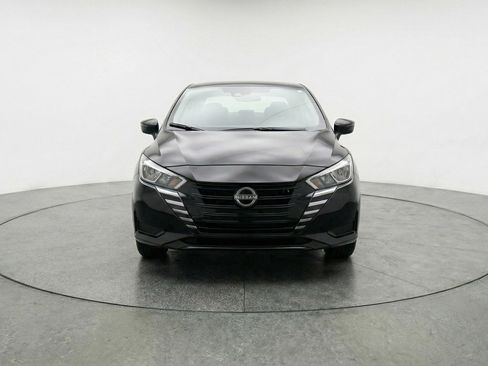 Used 2025 Nissan Versa SV image 2