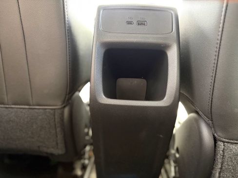 Used 2025 Chevrolet Trax LT w/ LT Convenience Package FWD image 12