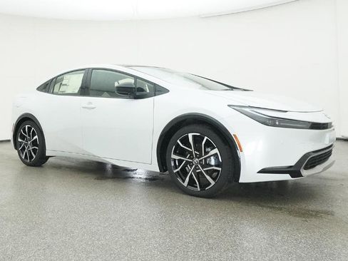 New 2026 Toyota Prius Plug-In Hybrid FWD image 93