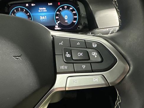 Certified 2024 Volkswagen Atlas Cross Sport SE image 28