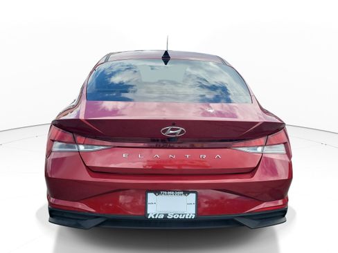 Used 2023 Hyundai Elantra SEL w/ Cargo Package FWD image 5