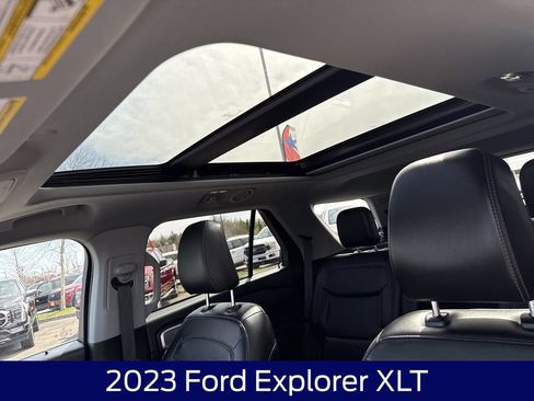 Used 2023 Ford Explorer XLT w/ Equipment Group 202A AWD/4WD image 19