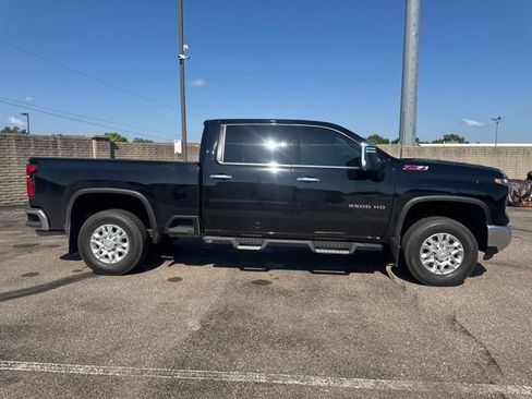Used 2024 Chevrolet Silverado 2500 LTZ w/ LTZ Convenience Package AWD/4WD image 9