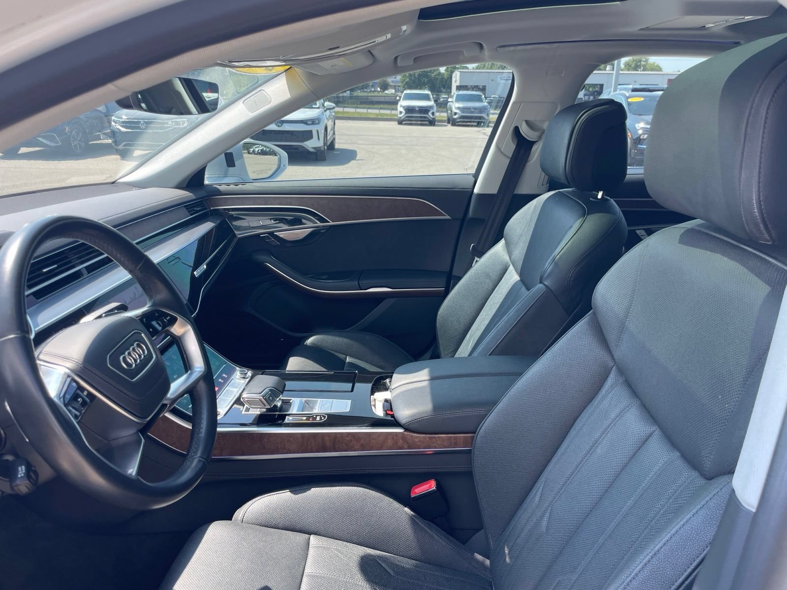Used 2023 Audi A8 L 3.0T AWD/4WD image 24