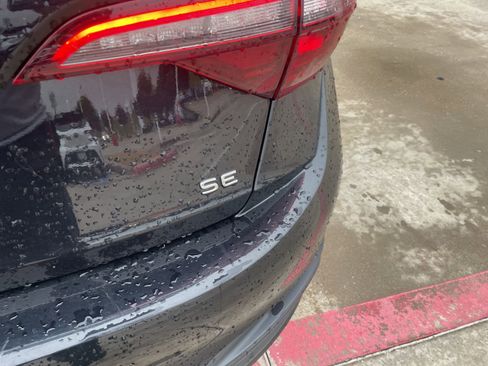 Used 2024 Volkswagen Jetta SE FWD image 12