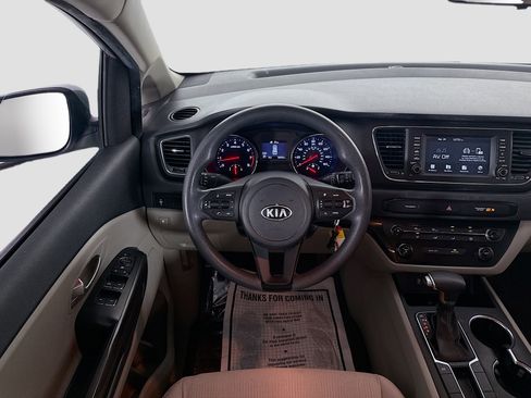 Used 2021 Kia Sedona LX FWD image 17