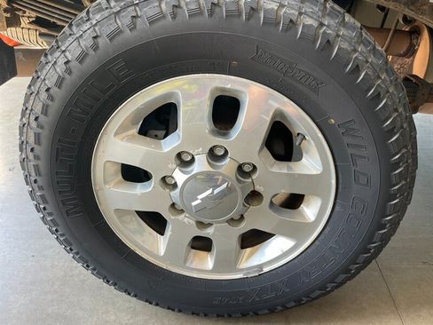 Used 2012 Chevrolet Silverado 2500 LTZ w/ LTZ Plus Package AWD/4WD image 21
