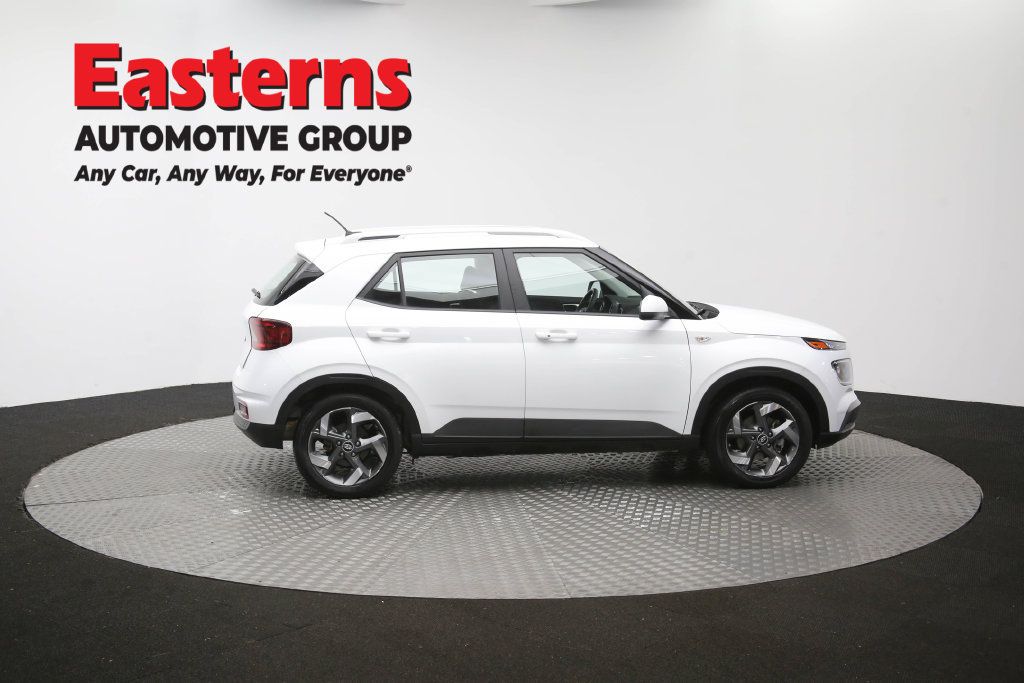 Used 2025 Hyundai Venue SEL FWD image 49