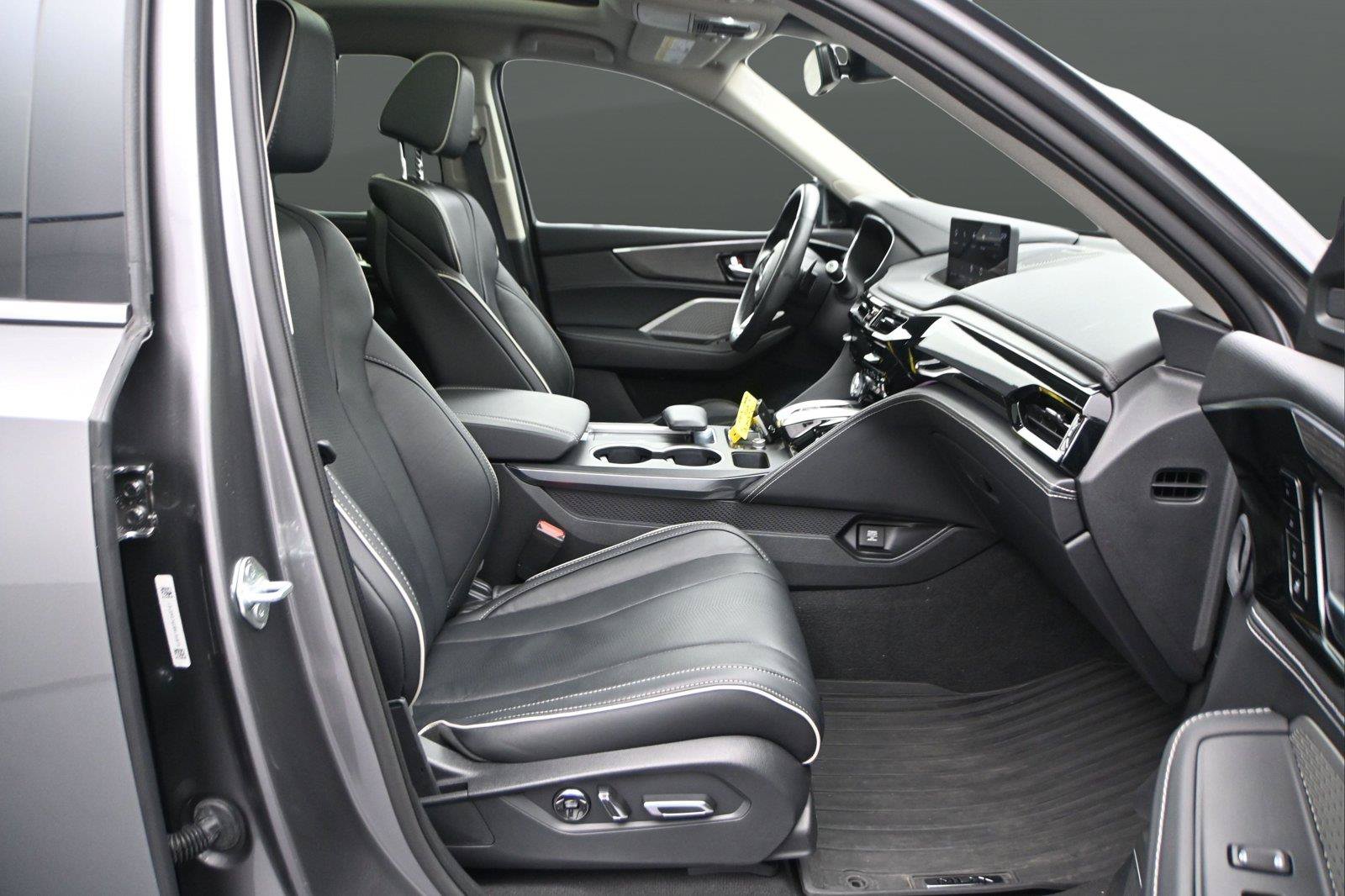 Used 2023 Acura MDX w/ Advance Package AWD/4WD image 16