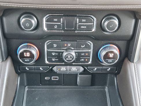 Certified 2021 Chevrolet Tahoe Z71 w/ Z71 Signature Package image 19