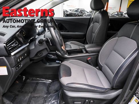 Used 2022 Kia Niro EX w/ Cold Weather Package image 14