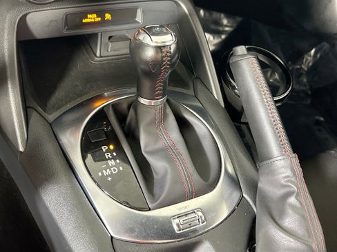 Used 2019 MAZDA MX-5 Miata Sport RWD image 17