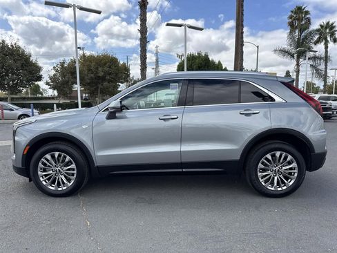 Used 2024 Cadillac XT4 Premium Luxury image 5