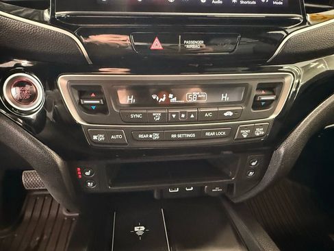 Used 2025 Honda Ridgeline Black Edition image 32