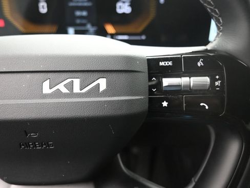 Used 2026 Kia Sorento LX FWD image 14