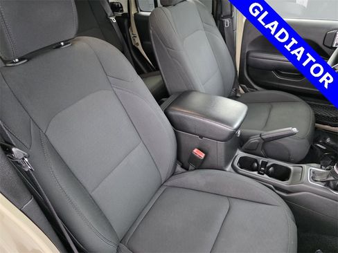 Used 2022 Jeep Gladiator Sport image 32