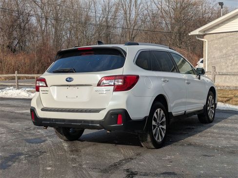Used 2018 Subaru Outback 3.6R Touring image 4