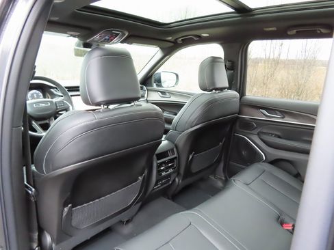 New 2026 Jeep Grand Cherokee Limited image 23