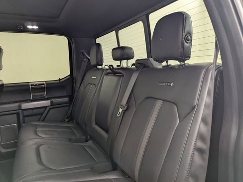 Used 2015 Ford F150 Platinum w/ Equipment Group 701A Luxury image 23