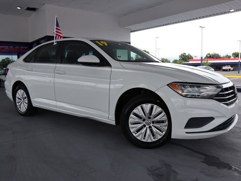 Used 2020 Volkswagen Jetta S w/ Driver Assistance Package image 4