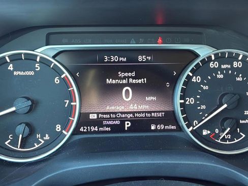 Used 2022 Nissan Rogue S FWD image 17