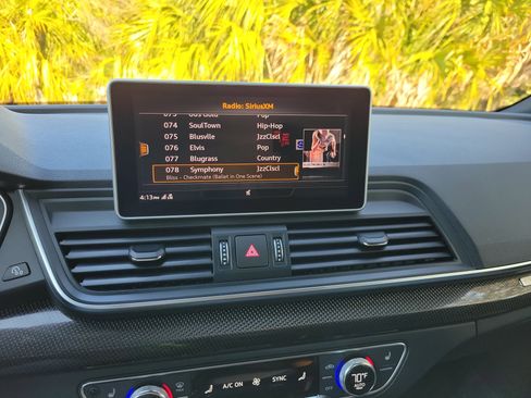 Used 2018 Audi SQ5 Prestige w/ Prestige Package image 23