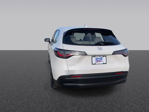 Certified 2024 Honda HR-V LX image 8
