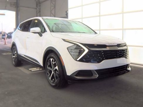 Certified 2025 Kia Sportage EX FWD image 3
