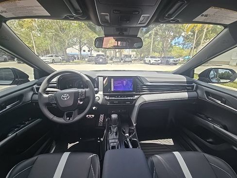 Used 2026 Toyota Camry SE FWD image 34