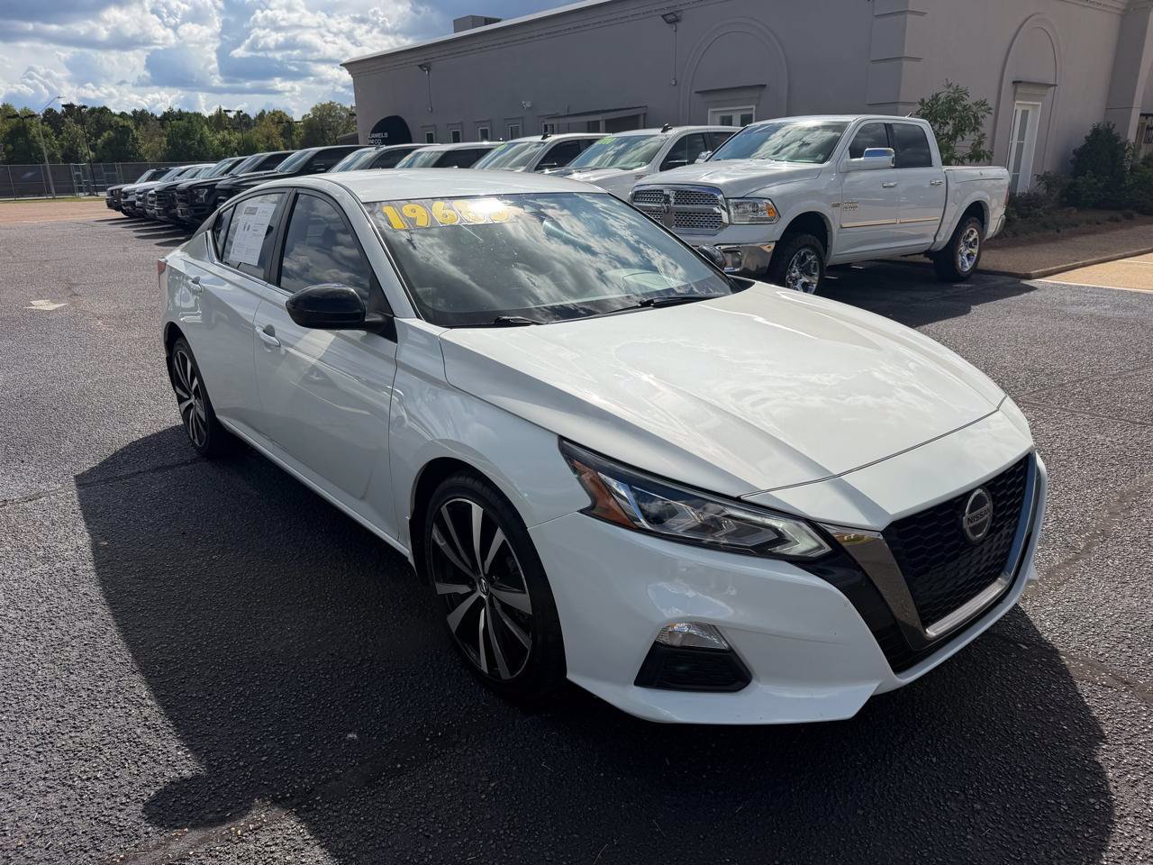 Used 2022 Nissan Altima 2.5 SR AWD/4WD image 3