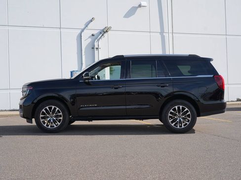 Used 2025 Ford Expedition Platinum AWD/4WD image 6