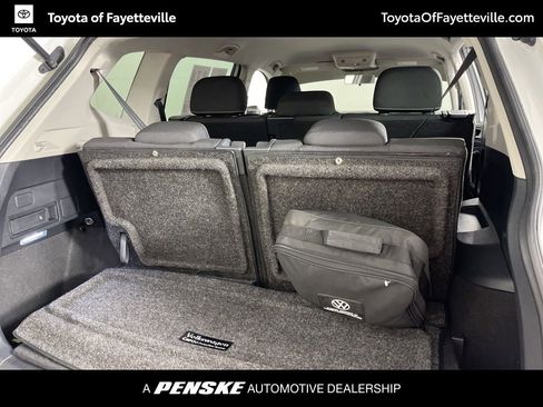 Used 2022 Volkswagen Tiguan S image 18