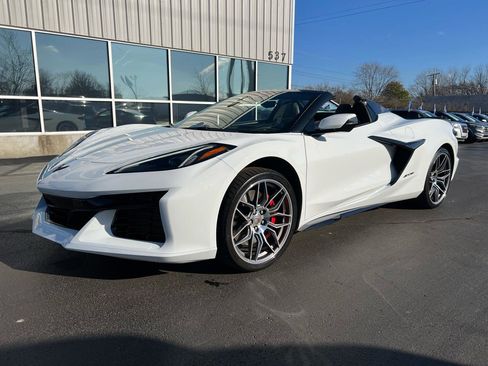 Used 2024 Chevrolet Corvette Z06 RWD image 11