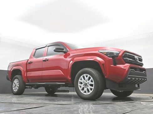 Used 2025 Toyota Tacoma SR image 27