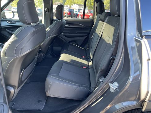 New 2025 Jeep Grand Cherokee Laredo X image 12