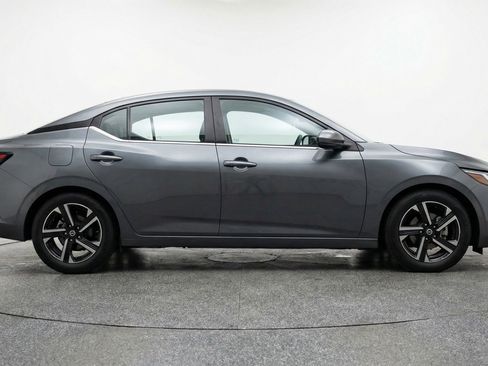 Used 2025 Nissan Sentra SV image 11