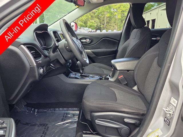 Used 2021 Jeep Cherokee Latitude FWD image 9