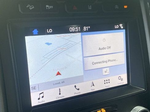 Used 2019 Ford Expedition XLT w/ Equipment Group 202A AWD/4WD image 24