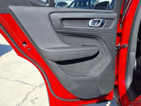 Used 2021 Volvo XC40 T5 R-Design w/ Advanced Package image 19