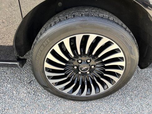 Used 2019 Lincoln Navigator L Black Label image 11