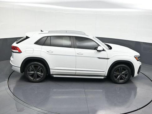 Used 2020 Volkswagen Atlas Cross Sport SE w/ Panoramic Sunroof Package image 25