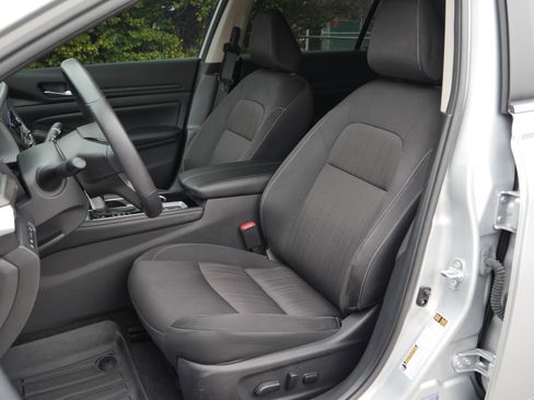 Certified 2024 Nissan Altima 2.5 SV w/ SV Premium Package image 30