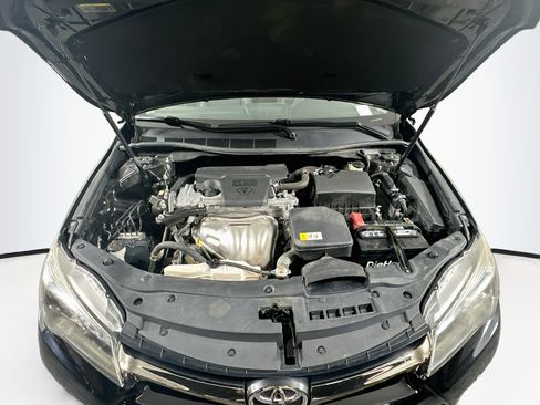 Used 2017 Toyota Camry SE FWD image 30