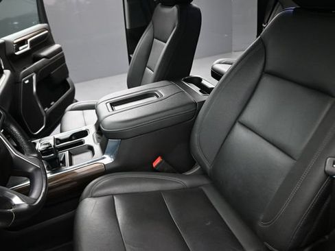Used 2022 Chevrolet Silverado 1500 LT Trail Boss w/ LT Trail Boss Premium Package AWD/4WD image 14