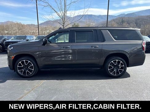 Used 2021 Chevrolet Suburban RST image 9