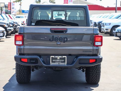 Used 2020 Jeep Gladiator Sport w/ Auxiliary Switch Group AWD/4WD image 6