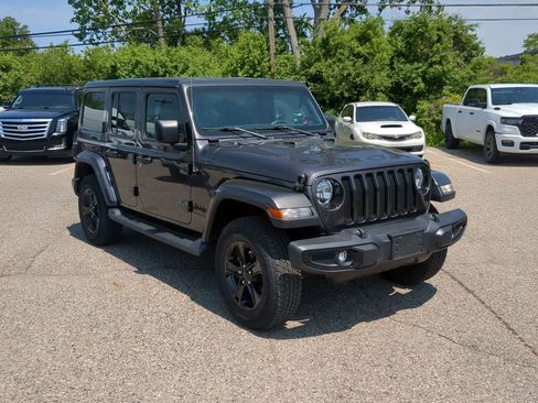 Used 2021 Jeep Wrangler Unlimited Sahara AWD/4WD image 2