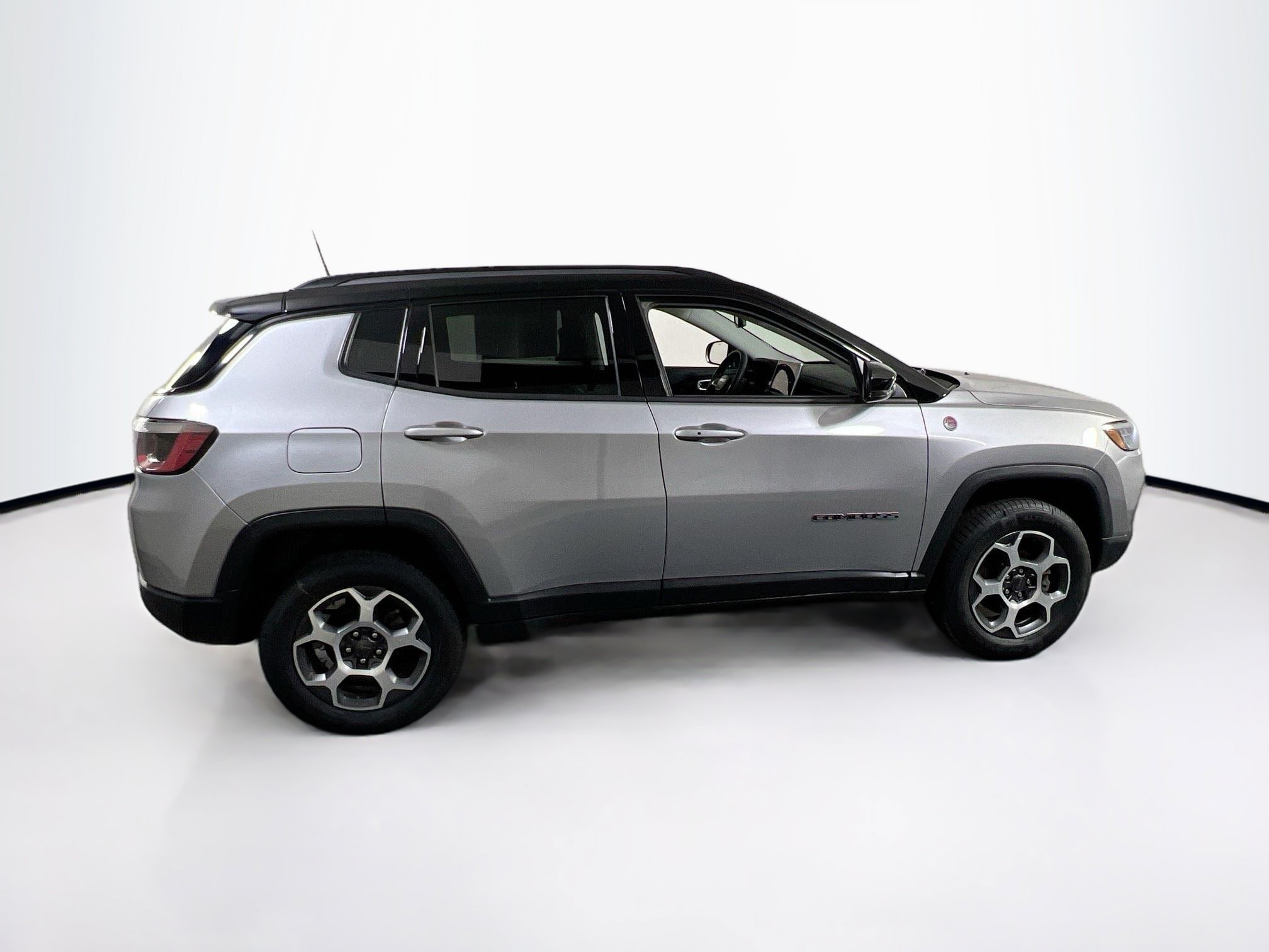 Used 2022 Jeep Compass Trailhawk AWD/4WD image 4