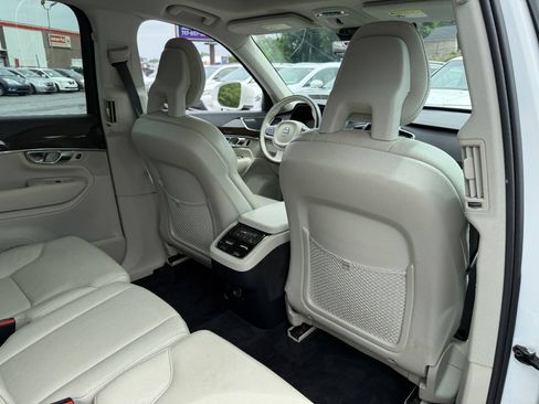 Used 2016 Volvo XC90 T6 Momentum w/ Momentum Plus Package AWD/4WD image 36